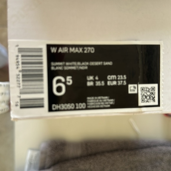 New! Nike W Air Max 270 in hard to find Summit White/Desert Sand - Picture 3 of 4